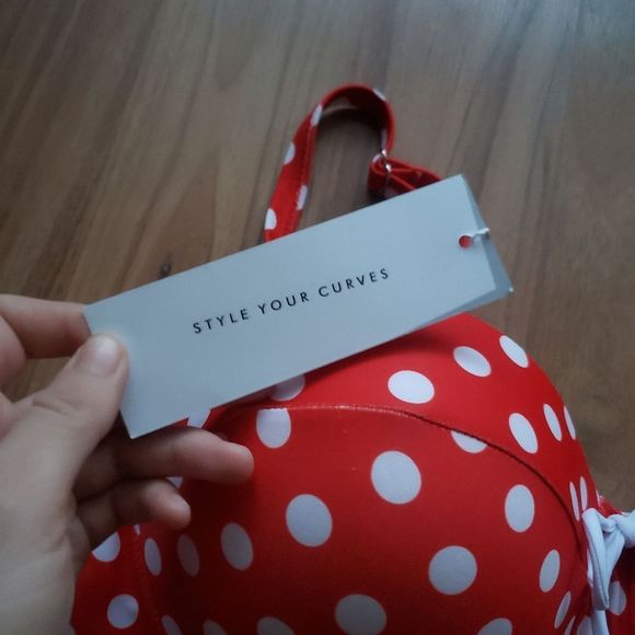 - Rose Gal | Red/White Dot Bikini Top - 4X - Picture 3 of 5